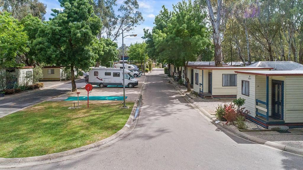 Wangaratta Caravan Park Екстер'єр фото